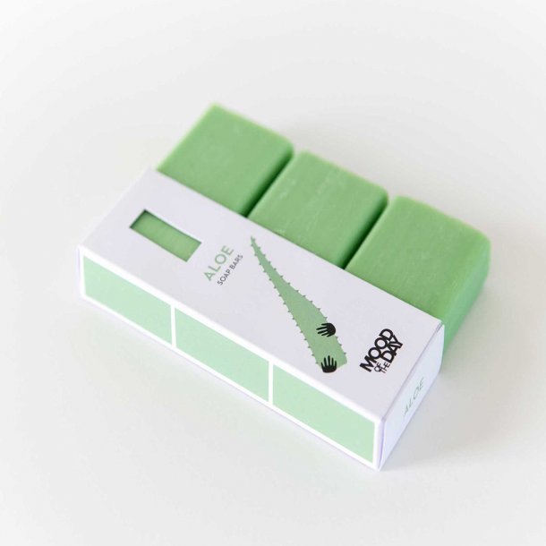 <img src=Σαπούνια ελαιολάδου ξενοδοχείου Mood of the day - Σετ 3 τεμ alt=Τρία σαπούνια μαζί σε πράσινο χρώμα σε μία λευκή θήκη που απεικονίζει ένα πράσινο φύλλο αλόης> 