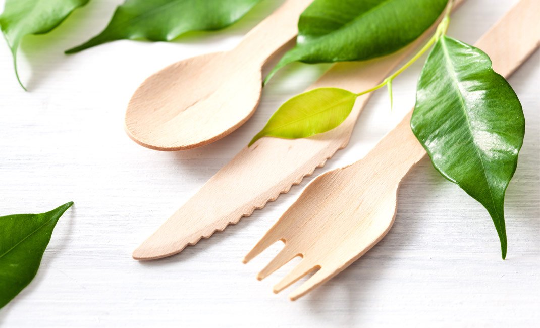 Πώς τα ξύλινα μαχαιροπίρουνα ωφελούν εμάς και το περιβάλλον