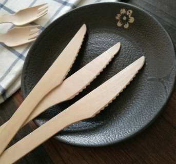 Wooden disposable knives 100 pcs Dolphin